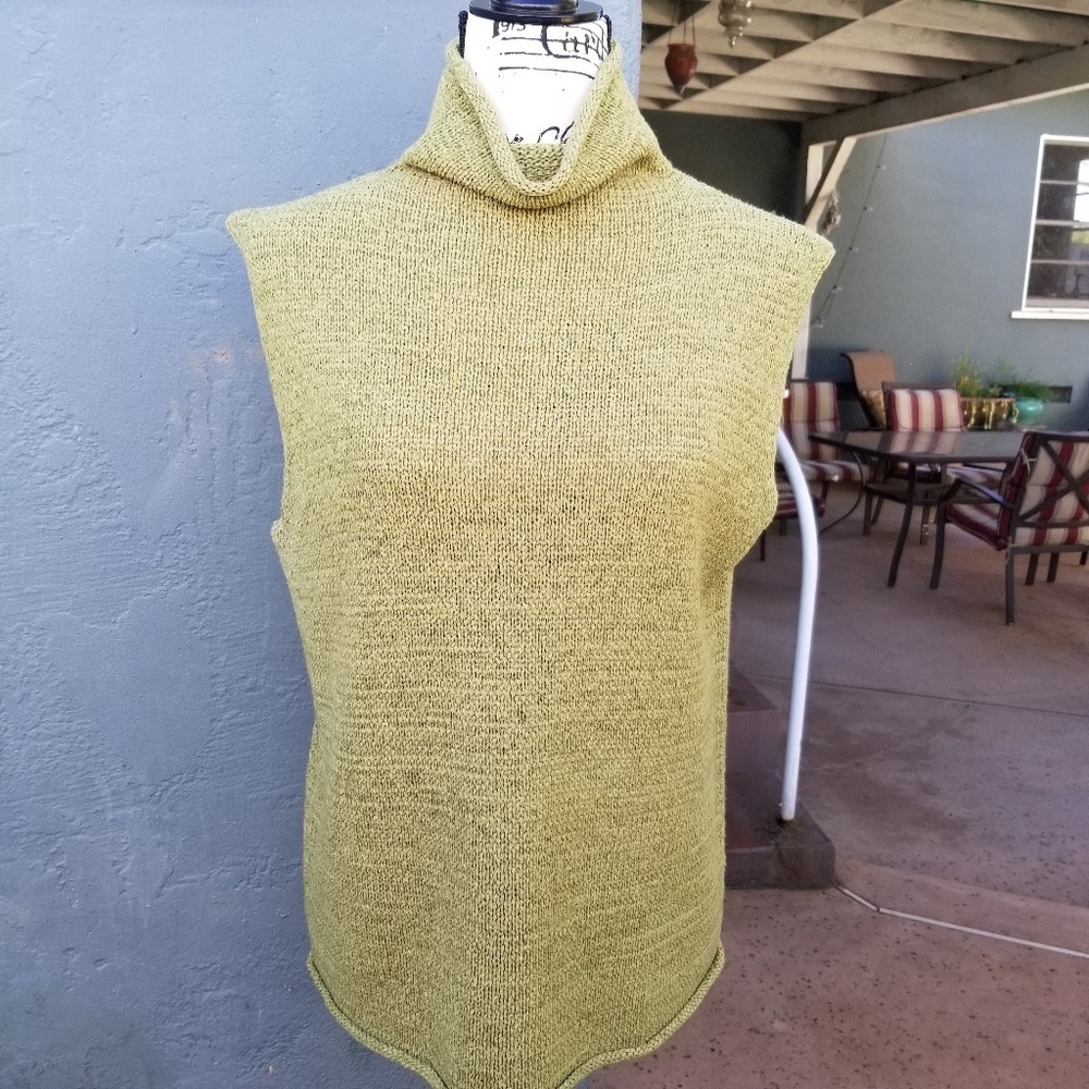 Chaus  Green Sleeveless Turtleneck